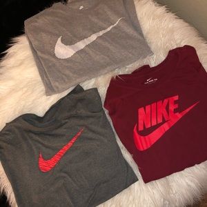 SOLD‼️ 4 Nike shirts